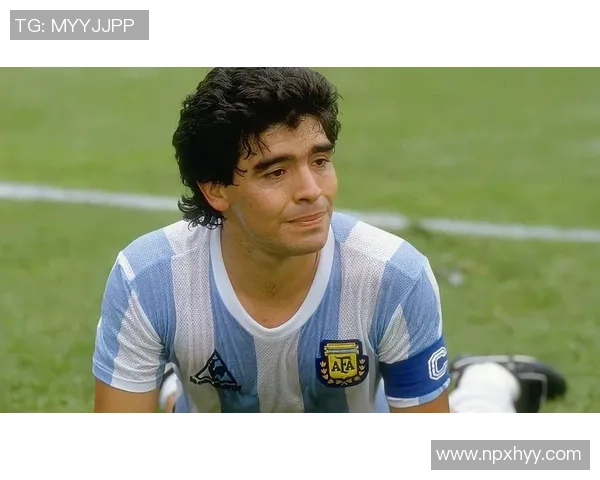 足球巨星幕后生活揭秘：从训练场到私人时光的日常点滴